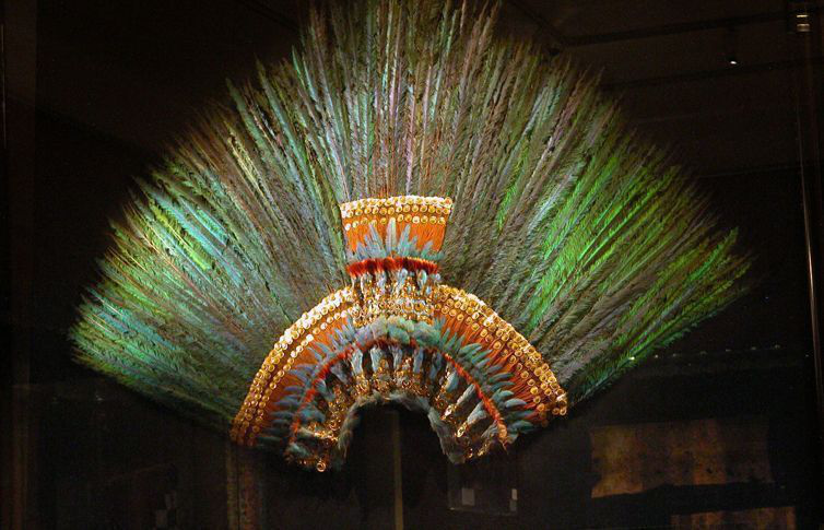 Sin razón embodegan el Penacho de Moctezuma en Austria