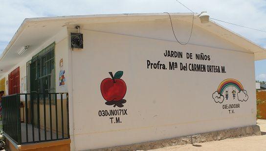 Directivos de jardín de niños Carmen Ortega piden a ISIFE cumplir con obra de techumbre