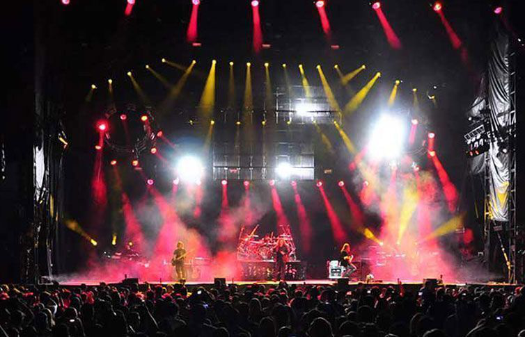 Maná recuerda a latinos en EU el poder de su voto