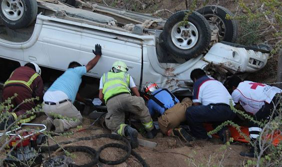 Saldo rojo en accidentes durante el fin de semana en Los Cabos; falleció una mujer y cuatro menores resultaron heridos