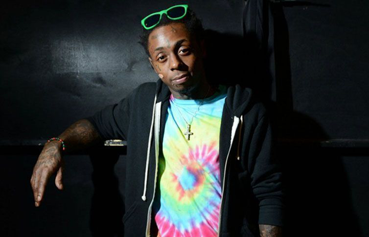 Lil Wayne fue expulsado de una avión por fumar mariguana