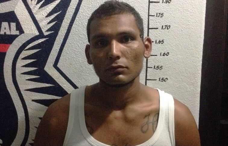 Detienen agentes de Seguridad Pública a un par de peligrosos asaltantes