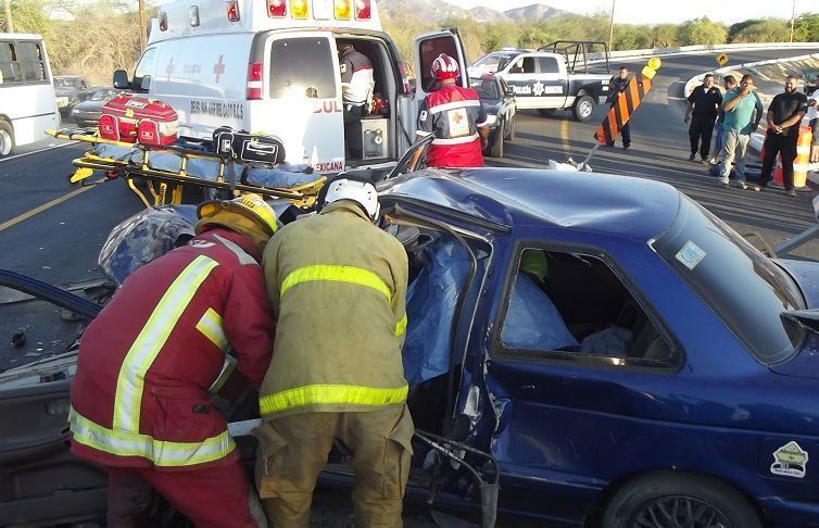 Consideran automovilistas que reductores de velocidad en la carretera no evitarían los continuos accidentes