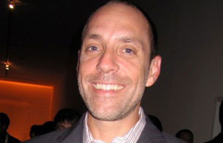 Detienen a director de 'Law & Order' acusado de pornografía infantil