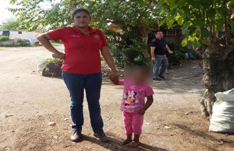 Abandonan y amarran a una niña de 3 años en un panteón