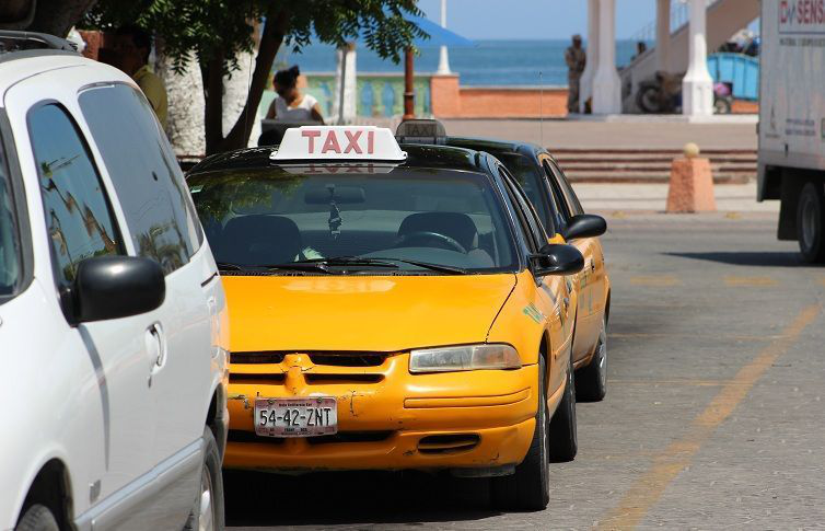 Podrían llegar nuevas concesionarias de taxis a BCS