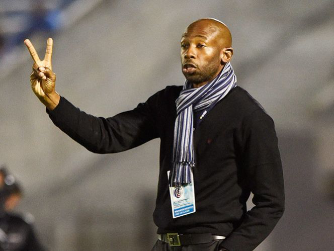 Wanchope renuncia como técnico de Costa Rica tras pelea