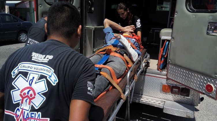 Cayó de un andamio de 4 metros de altura