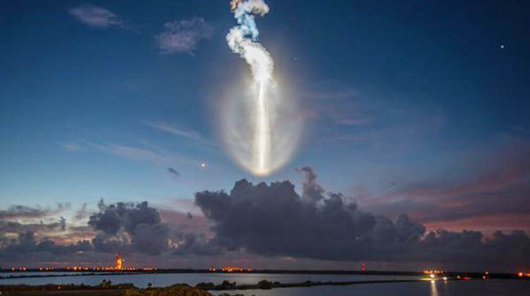 FOTOS: Captan extraña estela blanca en el cielo de Florida