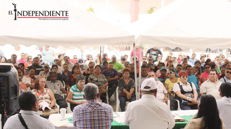 Advierten burócratas de La Paz: "vamos a hacer un desmadre"