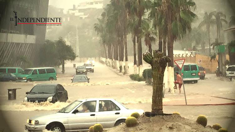 Con relámpagos y lluvias amaneció el domingo en San José del Cabo