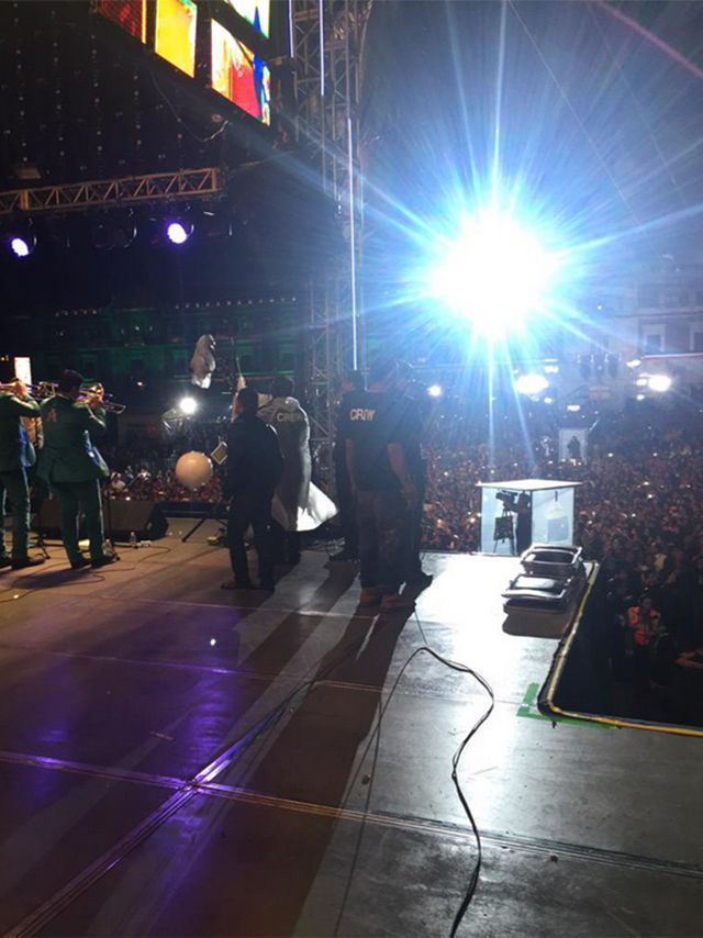 La Arrolladora da el Grito en el Zócalo ante miles de personas