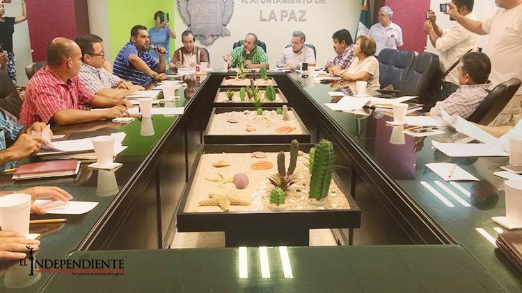 ¡A la hija y nuera del alcalde de La Paz sí les pagaron a tiempo!