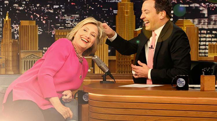 Hillary Clinton bromea en TV sobre el cabello de Donald Trump