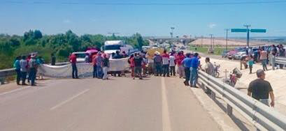 Liberan a la ciudad; ambientalistas levantan bloqueo carretero en la capital del estado