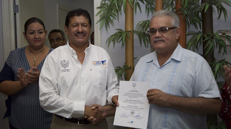 Entregó nombramientos en 9 dependencias municipales Armando Martínez Vega