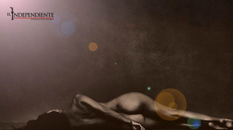 Kourtney Kardashian posa totalmente desnuda