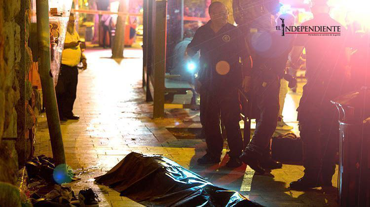 Policía israelí mata a 2 hombres por agresiones con cuchillos