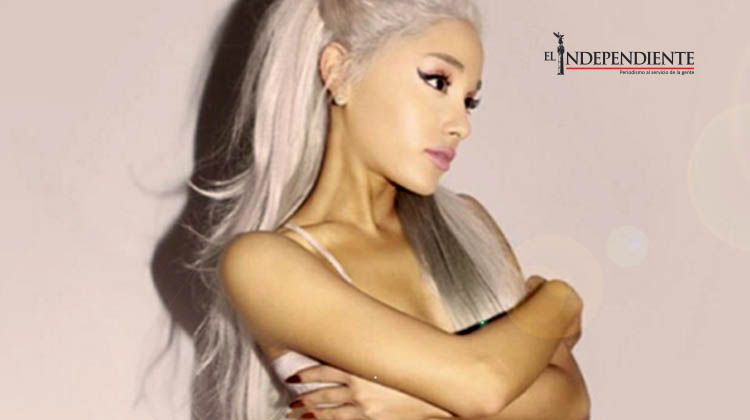 Ariana Grande se pasa al rubio platinado