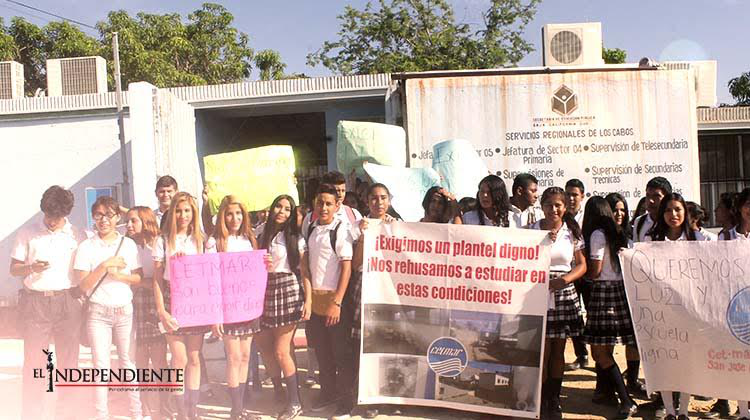 Marchan alumnos del Cet-Mar de SJC para demandar instalaciones dignas