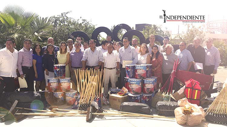 Entrega Consejo Coordinador de Los Cabos insumos de servicios públicos al Ayuntamiento