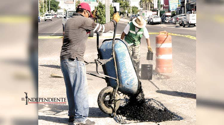 Intensifica el gobierno los programas de pavimentación y bacheo