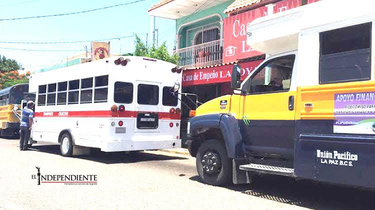 Ciudadanos califican como deficiente y costoso el servicio de transporte público
