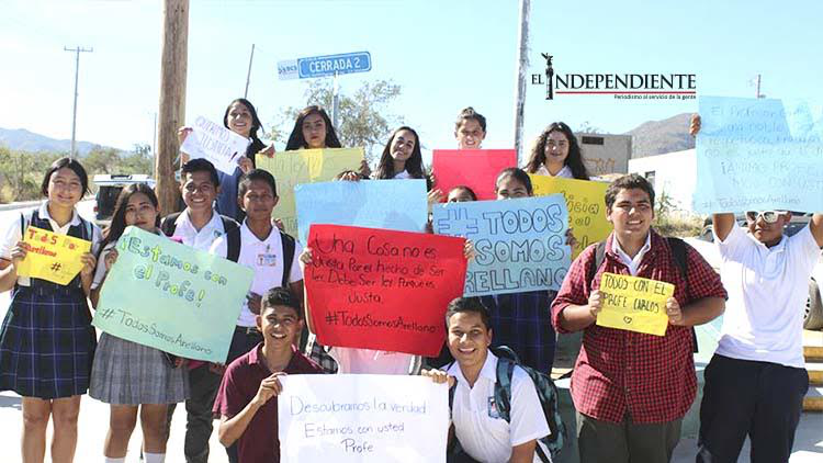 Defienden estudiantes a maestro acusado por conductas lascivas en secundaria de SJC