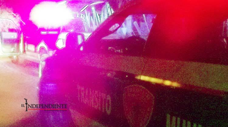 A tubazos, “cholos” despojan de sus pertenencias a un joven en CSL