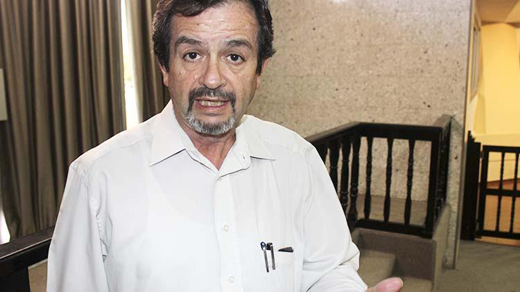 Desconfía Camilo Torres del INE; dice que tiene consigna contra el PT