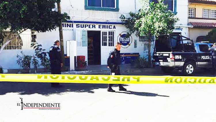 A punta de pistola robó una Coca-Cola de 600 ml en una tienda de abarrotes
