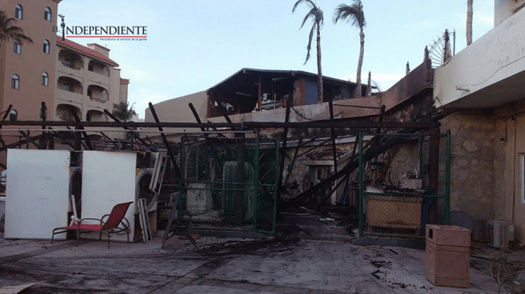 Más de 100 evacuados tras incendio en hotel Coral Baja