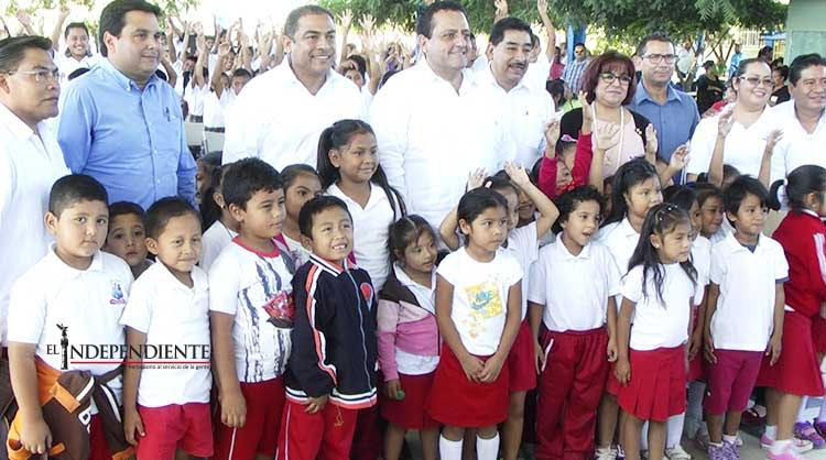 Realiza Mendoza Davis primera gira de trabajo por Los Cabos