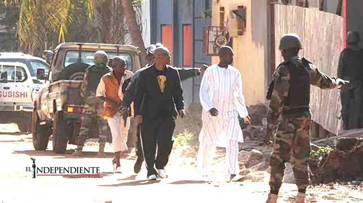 Toma de 170 rehenes en un hotel de Mali deja tres muertos