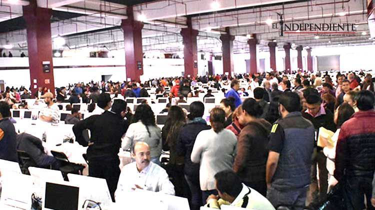 Acuden más de 2 mil 500 maestros a evaluación en Michoacán