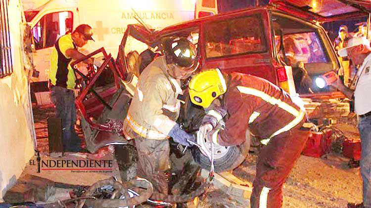 Fuerte choque deja prensada a joven mujer en SJC