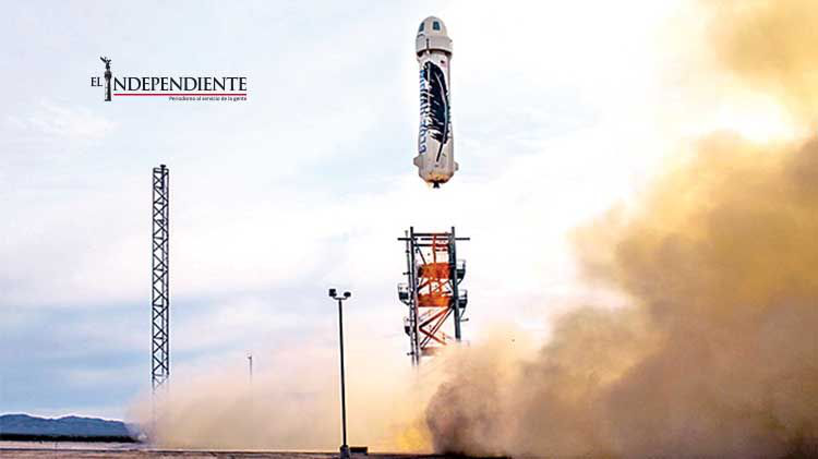 Cohete reciclado de Jeff Bezos logra aterrizaje histórico