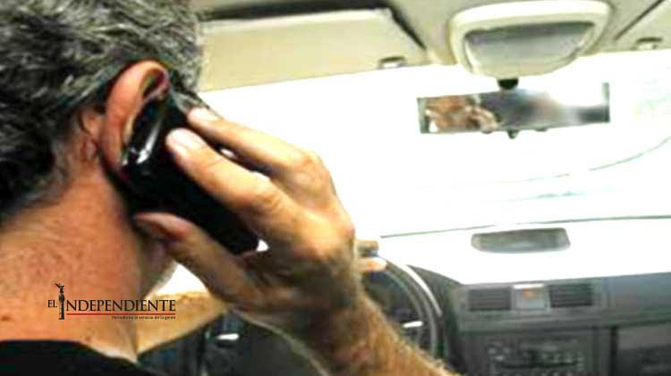 Se han multado casi tres mil personas por utilizar celular mientras conducen