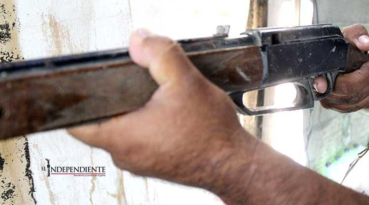 Se ‘‘arman’’ colonos de La Ballena; se dicen hartos de la delincuencia