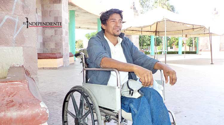 Mi mejor regalo de navidad sería una nueva silla de ruedas: Alfredo