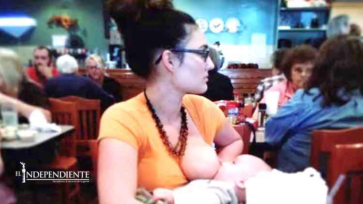 Foto de mujer amamantando a su hijo en público se vuelve viral