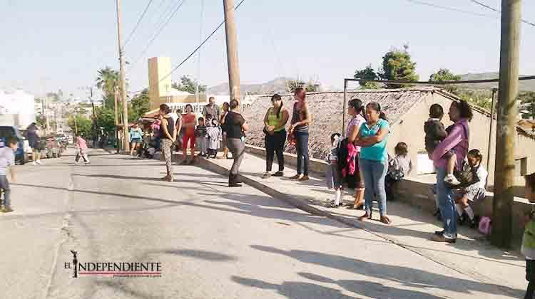 Padres de familia toman jardín de niños Laura Núñez de SJC