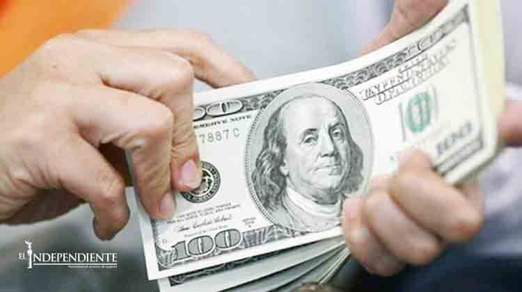 Dólar alcanzó el máximo y se vende en 17.99 pesos