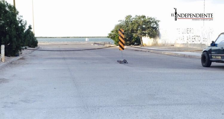 Cierran acceso al estacionamiento del Cet-Mar 04