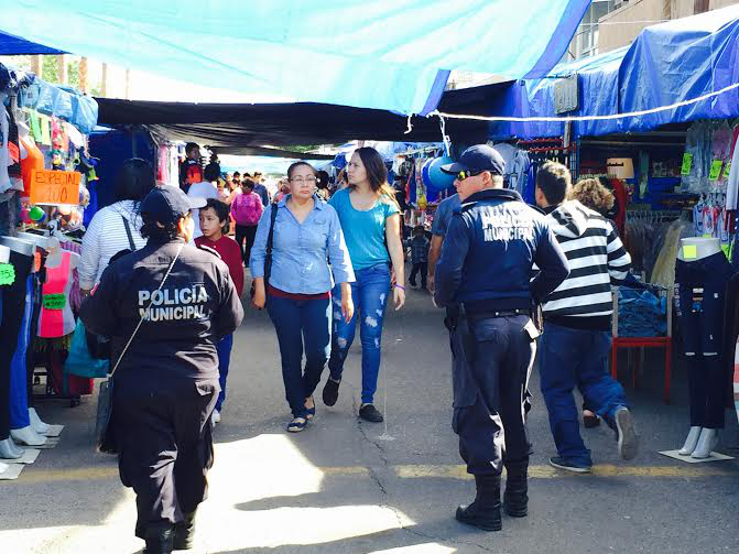 Tianguis navideño finaliza con saldo blanco