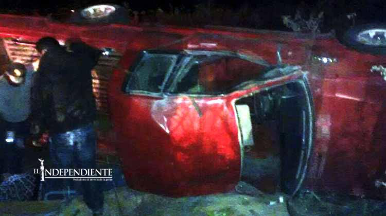 Seis lesionados tras volcadura en carretera a Los Planes