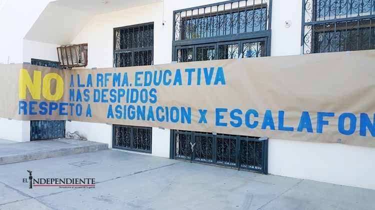 Toman maestros del Frente Cívico Social instalaciones de la SEP en CSL
