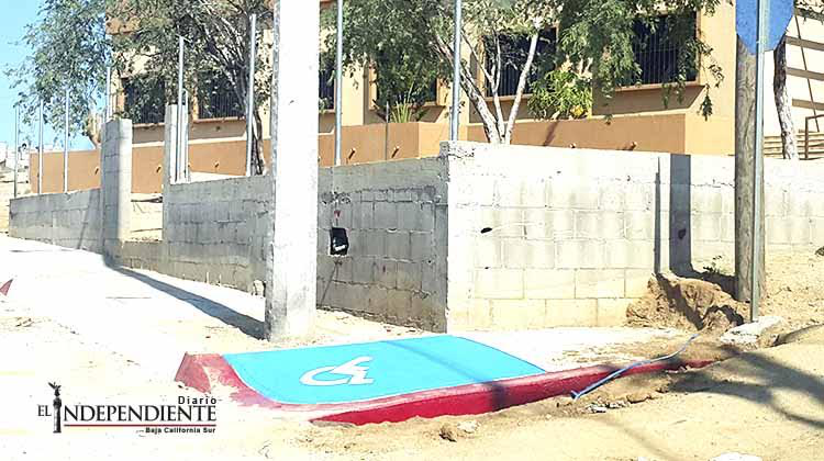 Hay una evidente falta de cultura y respeto a las personas con discapacidad en Los Cabos
