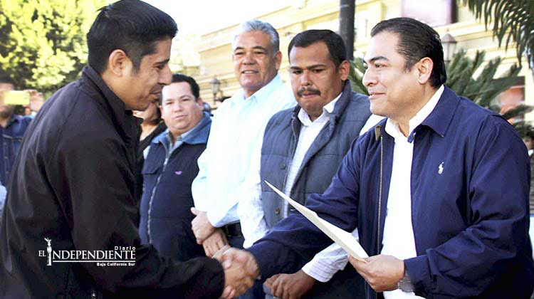 Respalda Alcalde programa de preparatoria abierta