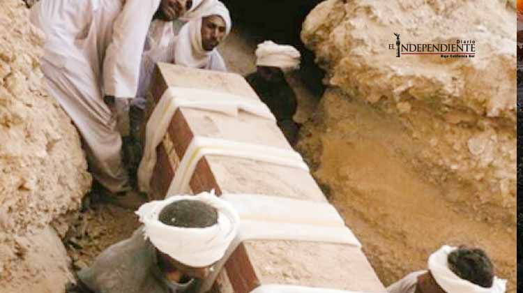 Hallan una tumba de la época faraónica a las afueras de El Cairo